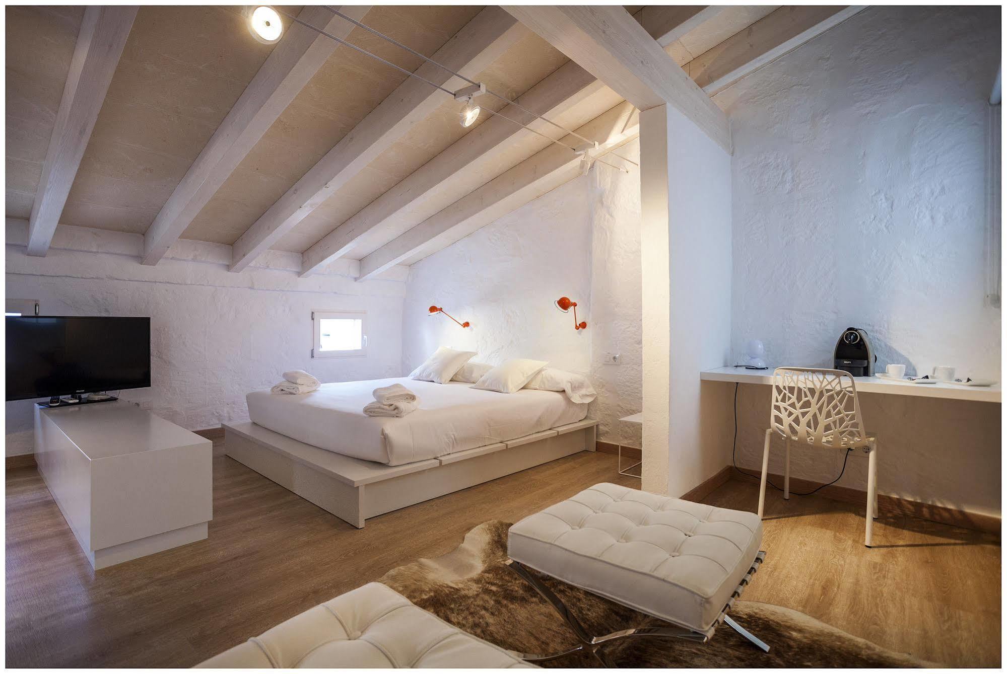 Cheap & Chic Hotel Ciutadella  Buitenkant foto