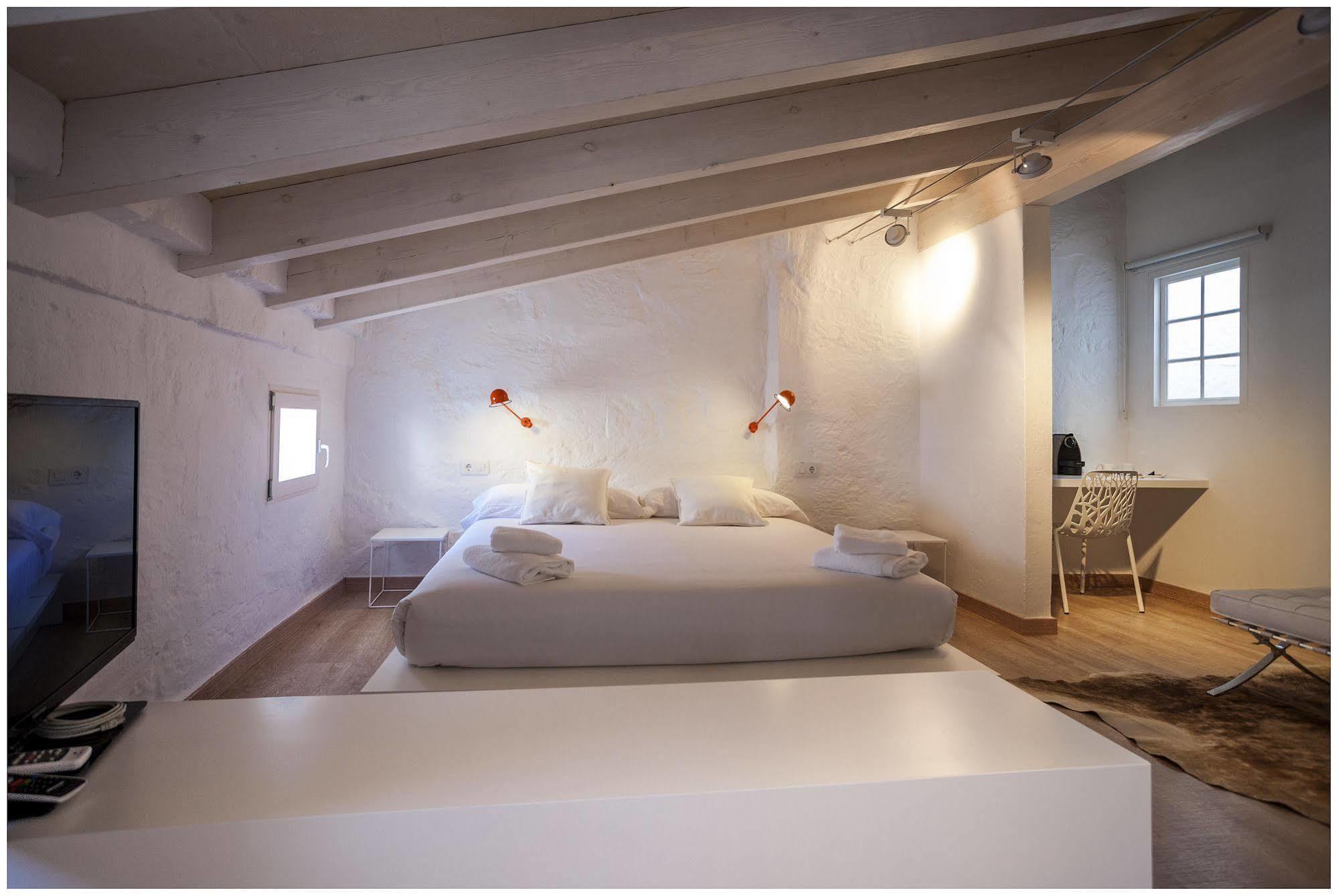 Cheap & Chic Hotel Ciutadella  Buitenkant foto